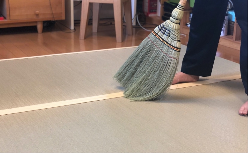 箒ではいている